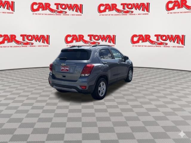 Used 2020 Chevrolet Trax LT w/ LT Convenience Package FWD image 3