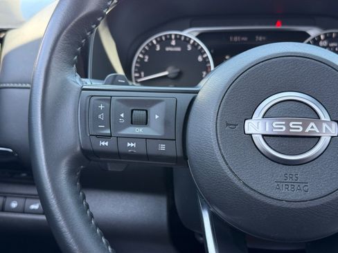 Used 2025 Nissan Pathfinder SV FWD image 19