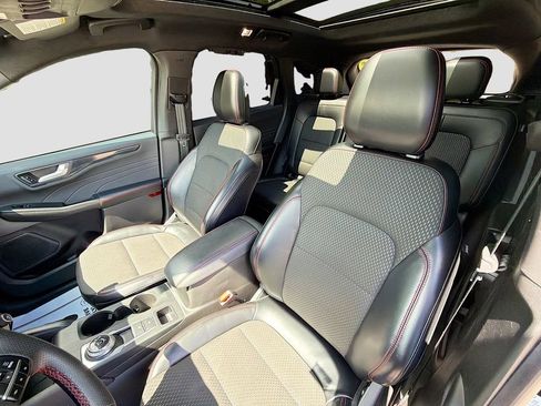 Used 2024 Ford Escape ST-Line w/ Tech Pack #1 AWD/4WD image 23