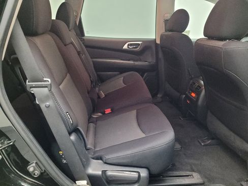 Used 2020 Nissan Pathfinder S FWD image 19