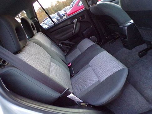 Used 2004 Toyota RAV4 4WD image 22