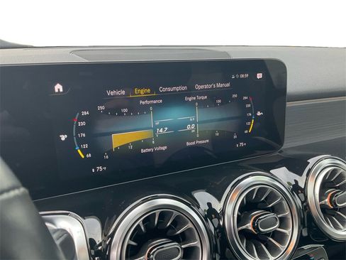 Used 2023 Mercedes-Benz GLB 250 image 12