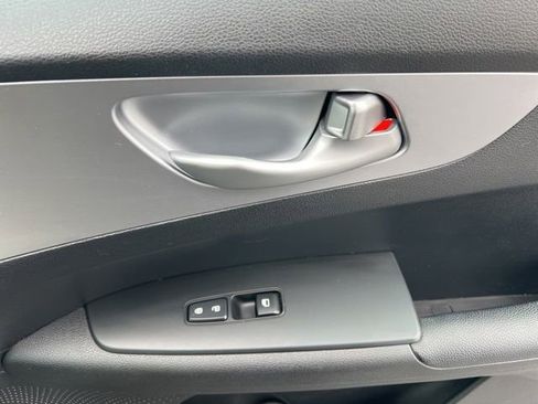 Certified 2022 Kia Forte LXS w/ LXS Technology Package image 29