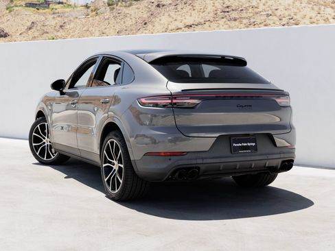 Certified 2022 Porsche Cayenne Coupe AWD/4WD image 3