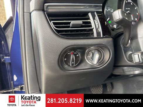 Used 2022 Porsche Macan image 10