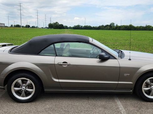 Used 2005 Ford Mustang GT RWD image 22