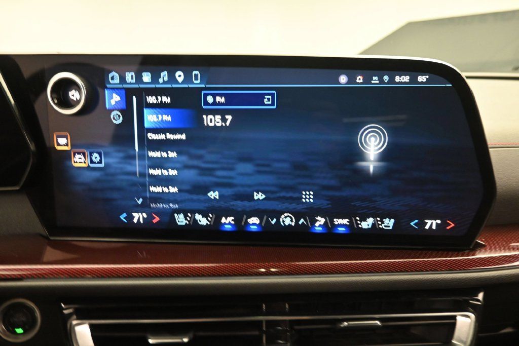 Used 2025 Chevrolet Traverse RS w/ LPO, Floor Liner Package AWD/4WD image 21