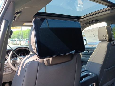 New 2026 GMC Yukon Elevation w/ Elevation Premium Package AWD/4WD image 21
