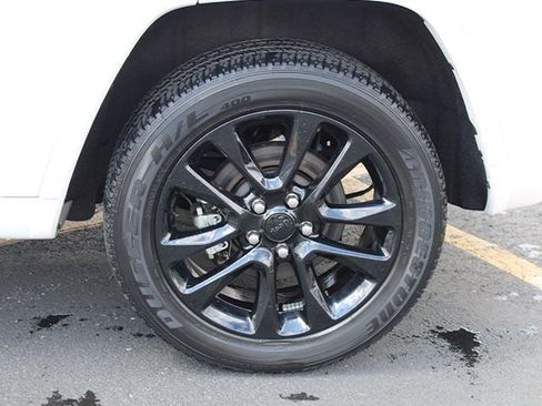 Used 2021 Jeep Grand Cherokee Laredo X image 8