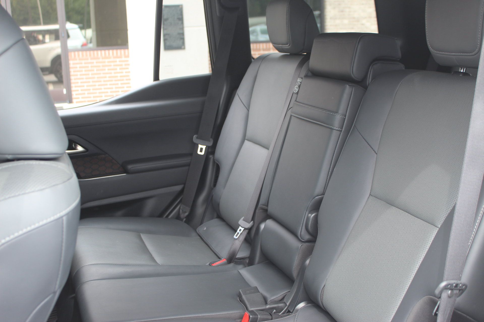 Used 2024 Lexus GX 550 w/ Accessory Package (Z1) AWD/4WD image 29