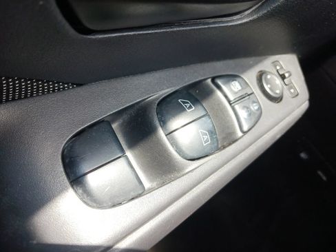 Used 2020 Nissan Kicks S FWD image 26