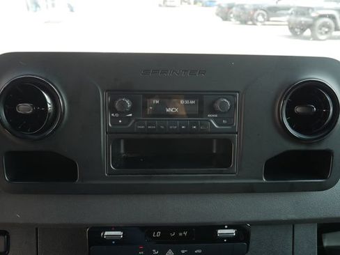Used 2021 Mercedes-Benz Sprinter 2500 image 15