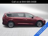 Used 2022 Chrysler Pacifica Touring-L image 4