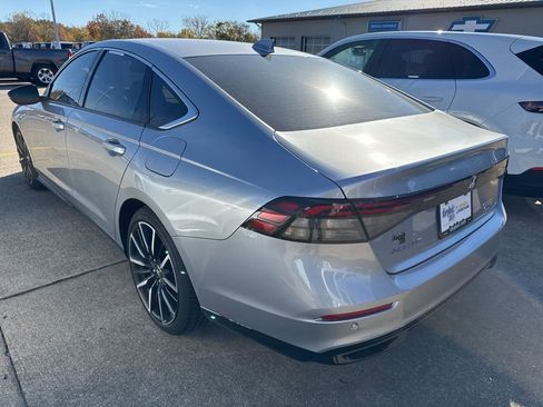 Used 2024 Honda Accord Touring image 4