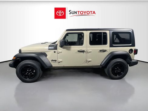 Used 2022 Jeep Wrangler Unlimited Sport image 7