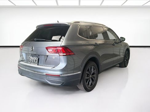 Used 2023 Volkswagen Tiguan SE FWD image 4