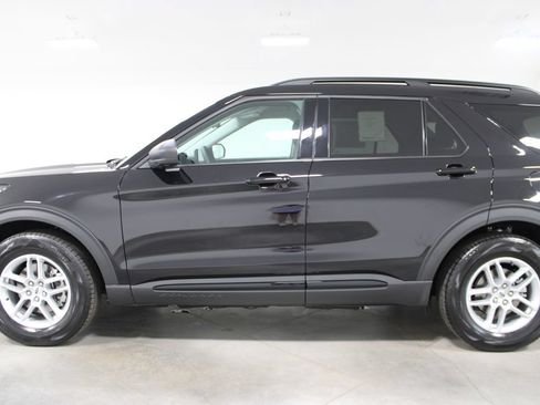 New 2026 Ford Explorer Active RWD image 5