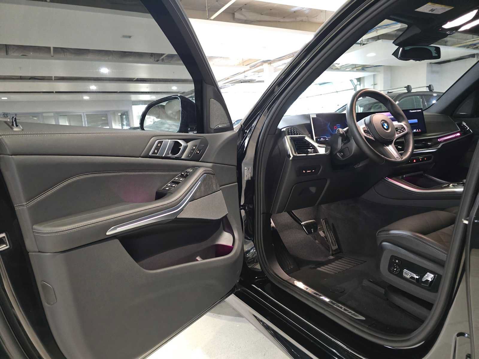 Used 2026 BMW X5 xDrive40i w/ M Sport Package AWD/4WD image 19