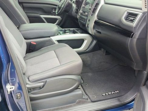 Used 2021 Nissan Titan SV w/ SV Convenience Package RWD image 12