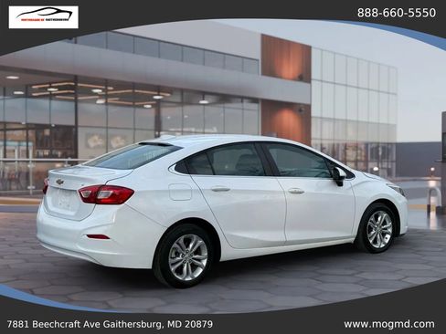 Used 2019 Chevrolet Cruze LT w/ Convenience Package FWD image 13