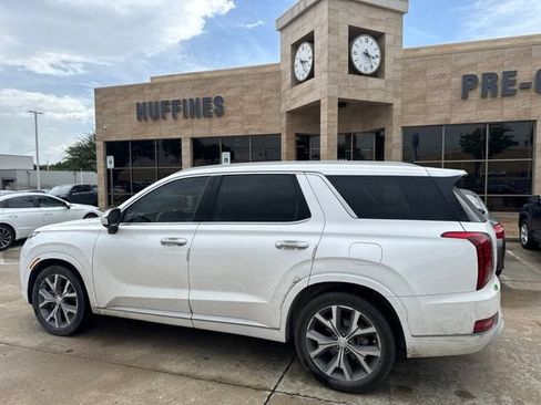 Used 2022 Hyundai Palisade Limited FWD image 2