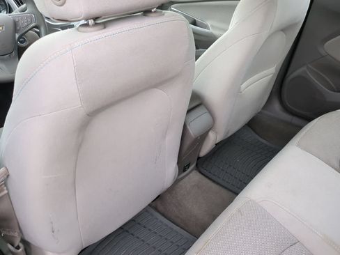 Used 2018 Chevrolet Cruze LT w/ Convenience Package FWD image 18