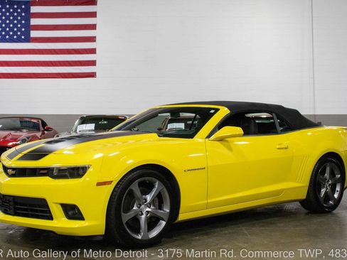 Used 2014 Chevrolet Camaro SS w/ RS Package RWD image 3