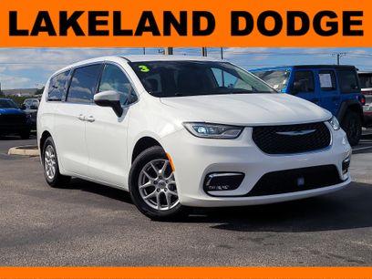 Used 2023 Chrysler Pacifica Touring-L