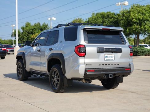 Used 2025 Toyota 4Runner SR5 AWD/4WD image 5