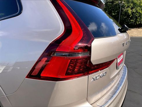 New 2027 Volvo XC60 B5 Plus AWD/4WD image 25