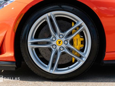 Used 2023 Ferrari 812 GTS Base image 9