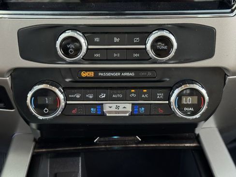 Used 2022 Ford F250 Lariat w/ Lariat Value Package AWD/4WD image 18