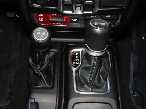 Used 2023 Jeep Wrangler Unlimited Rubicon 4xe AWD/4WD image 23