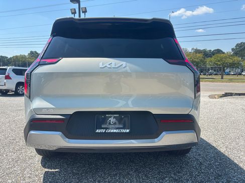 Used 2024 Kia EV9 Light Long Range image 4