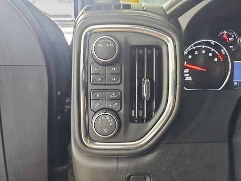 Used 2020 Chevrolet Silverado 1500 LT Trail Boss AWD/4WD image 30