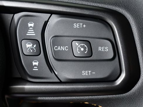 Used 2024 Jeep Gladiator Sport AWD/4WD image 31