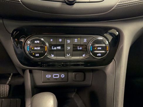 Used 2023 Buick Encore GX Select w/ Safety Package II AWD/4WD image 22