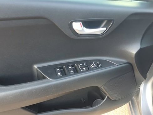 Used 2021 Kia Rio S image 11