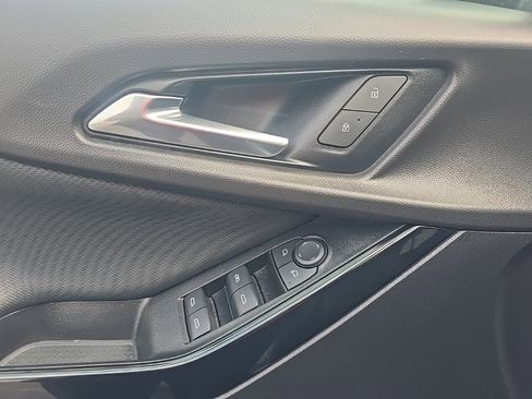 Used 2025 Chevrolet Equinox LT w/ Convenience Package II image 12