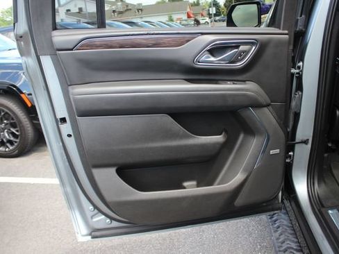 Used 2023 Chevrolet Suburban Z71 w/ Luxury Package AWD/4WD image 22