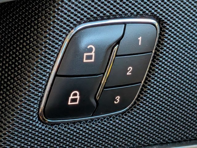 Used 2017 Lincoln MKX Select w/ Select Plus Package FWD image 20