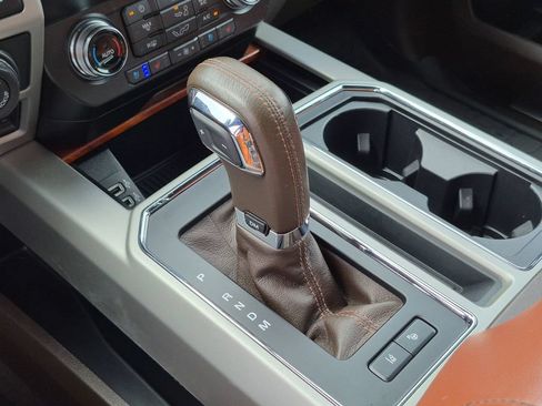 Used 2019 Ford F150 King Ranch w/ Equipment Group 601A Luxury AWD/4WD image 21