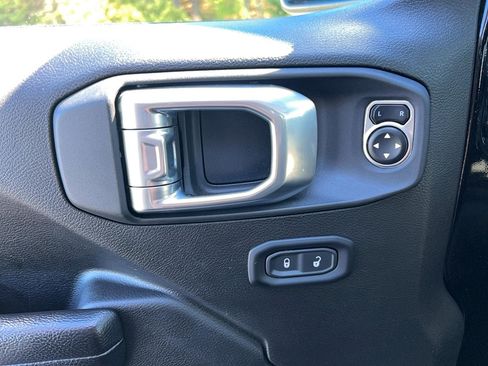 Used 2024 Jeep Wrangler Sport S image 14