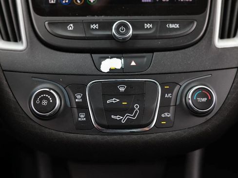 Used 2021 Chevrolet Malibu LS FWD image 24