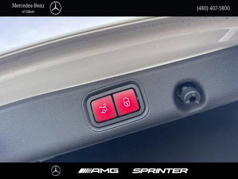 Used 2020 Mercedes-Benz E 350 Sedan image 7