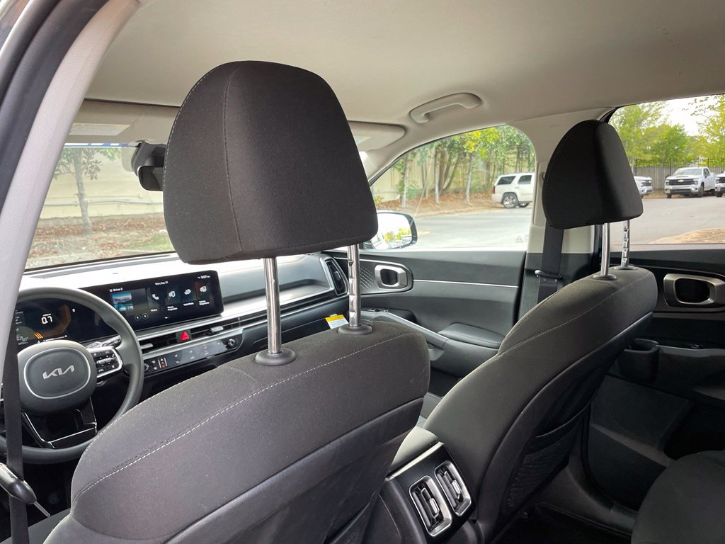 Used 2024 Kia Sorento LX FWD image 27
