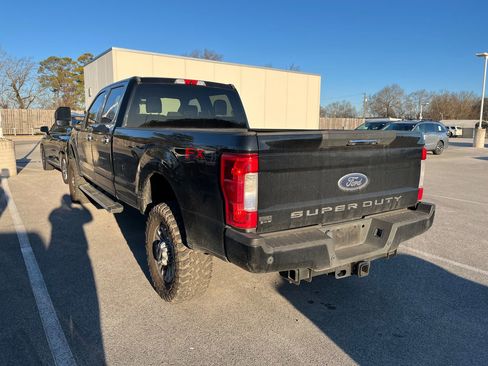 Used 2018 Ford F250 XLT w/ XLT Premium Package image 2