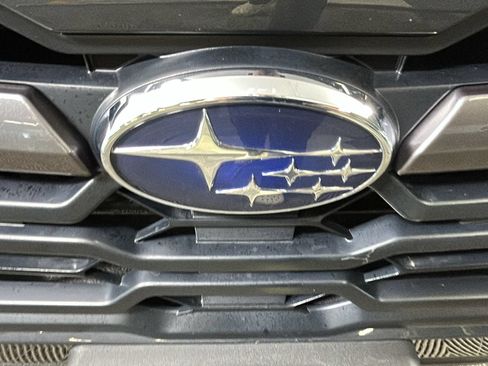 Used 2024 Subaru Crosstrek 2.5i Limited AWD/4WD image 10