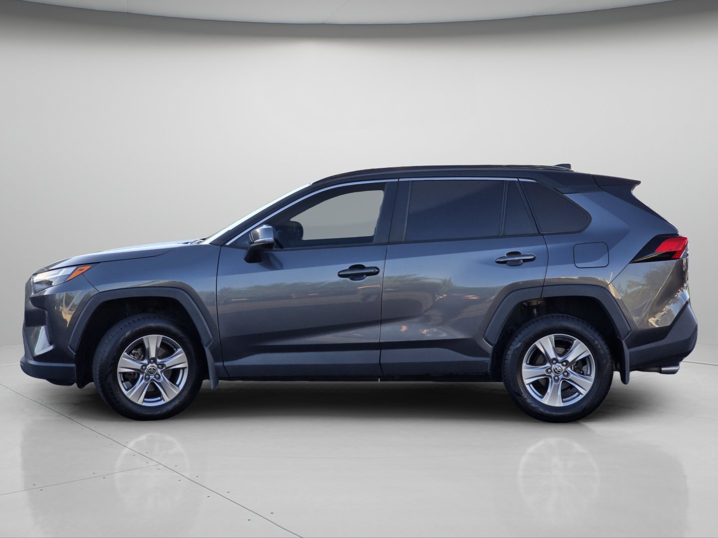 Used 2022 Toyota RAV4 XLE w/ Convenience Package AWD/4WD image 24