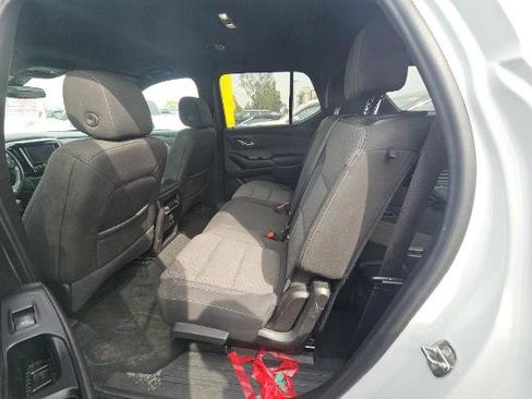 Used 2023 Chevrolet Traverse LT image 7